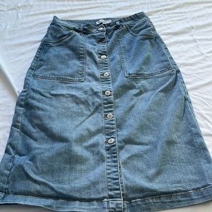 Denim skirt by Love Tree. size M.